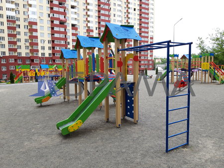 Детский спортивно-игровой комплекс «Три башни два спуска разноуровневый»
